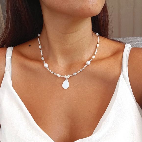 Handmade Beaded Shell & Pearl Choker Necklace - Picture 5 of 5